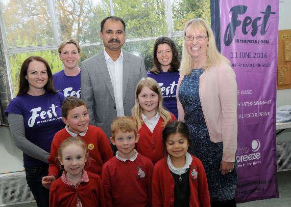 Muslims lend school a helping hand