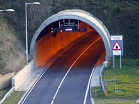 Traffic chaos as A3 tunnel closes after electrical fault