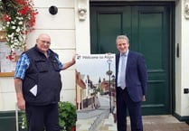 Judges inspect the town