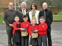 Young pupils receive nesting boxes