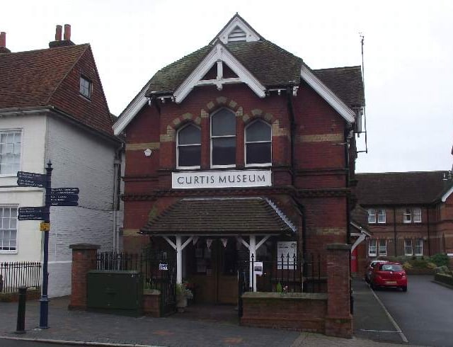 Chance to volunteer at museum or gallery