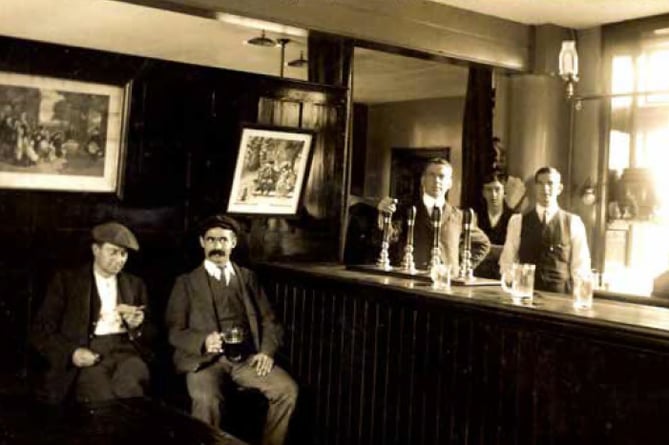 The Prince of Wales pub in Whitehill in 1915