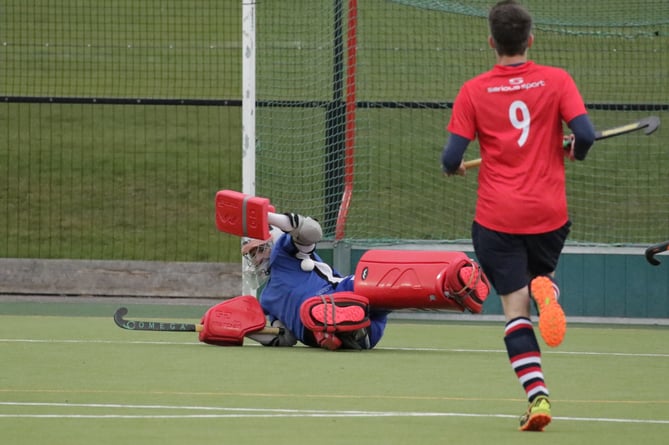 Aldershot & Farnham goalkeeper Hamish Hall makes a save.  Photo by Steve Tarsey