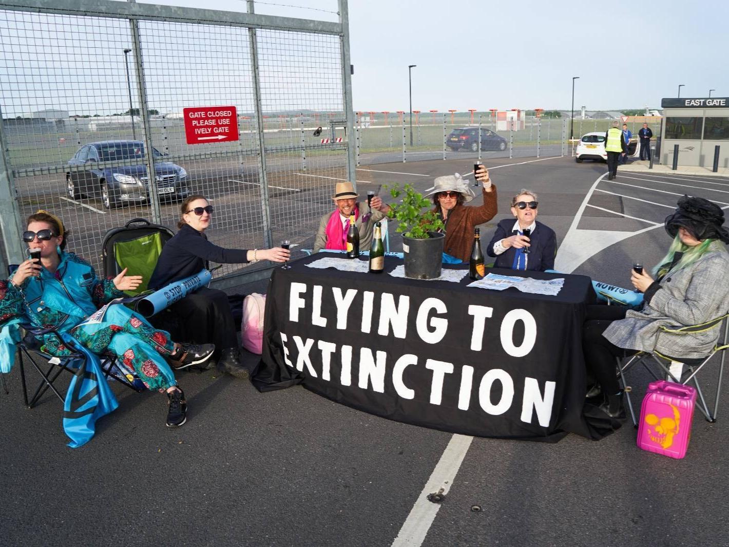 Former Trump envoy fumes after private jet is delayed by eco-protestors blockading Farnborough Airport - Vimarsana News
