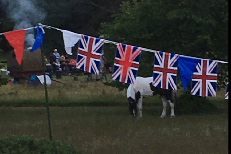 A large number of caravans, both modern and traditional, arrived at Shortheath Common in Frensham on Thursday evening – just days before the village’s Queen’s Jubilee celebration