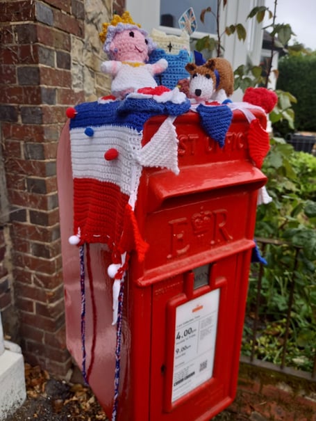 Selborne post box was decorated with a knitted Queen and her corgi for the Queen’s Platinum Jubilee in 2022.