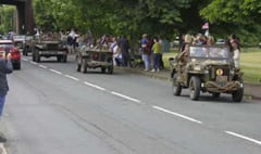 Convoy of military vehicles passes through Alton
