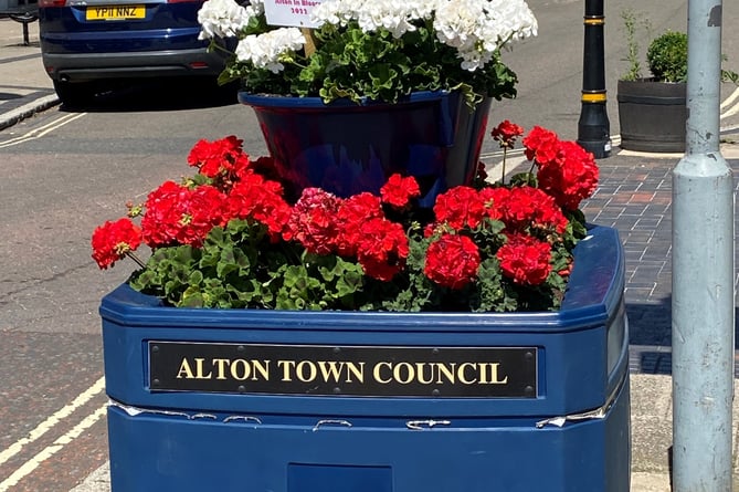 One of the Platinum Jubilee themed planters in Alton High Street, sponsored by Specsavers, July 2022.
