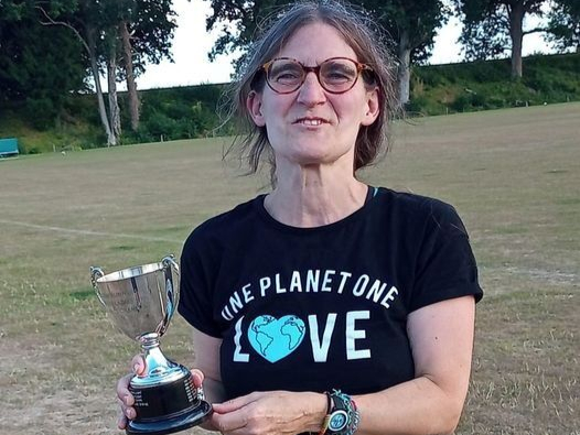 Diane Byrne with her trophy. Photo by Jim Armitage