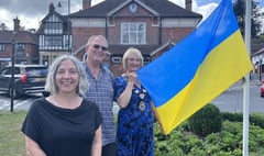 Haslemere mayor raises Ukrainian flag