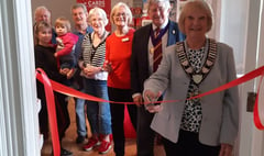 Haslemere mayor opens Cards for Good Causes pop-up shop