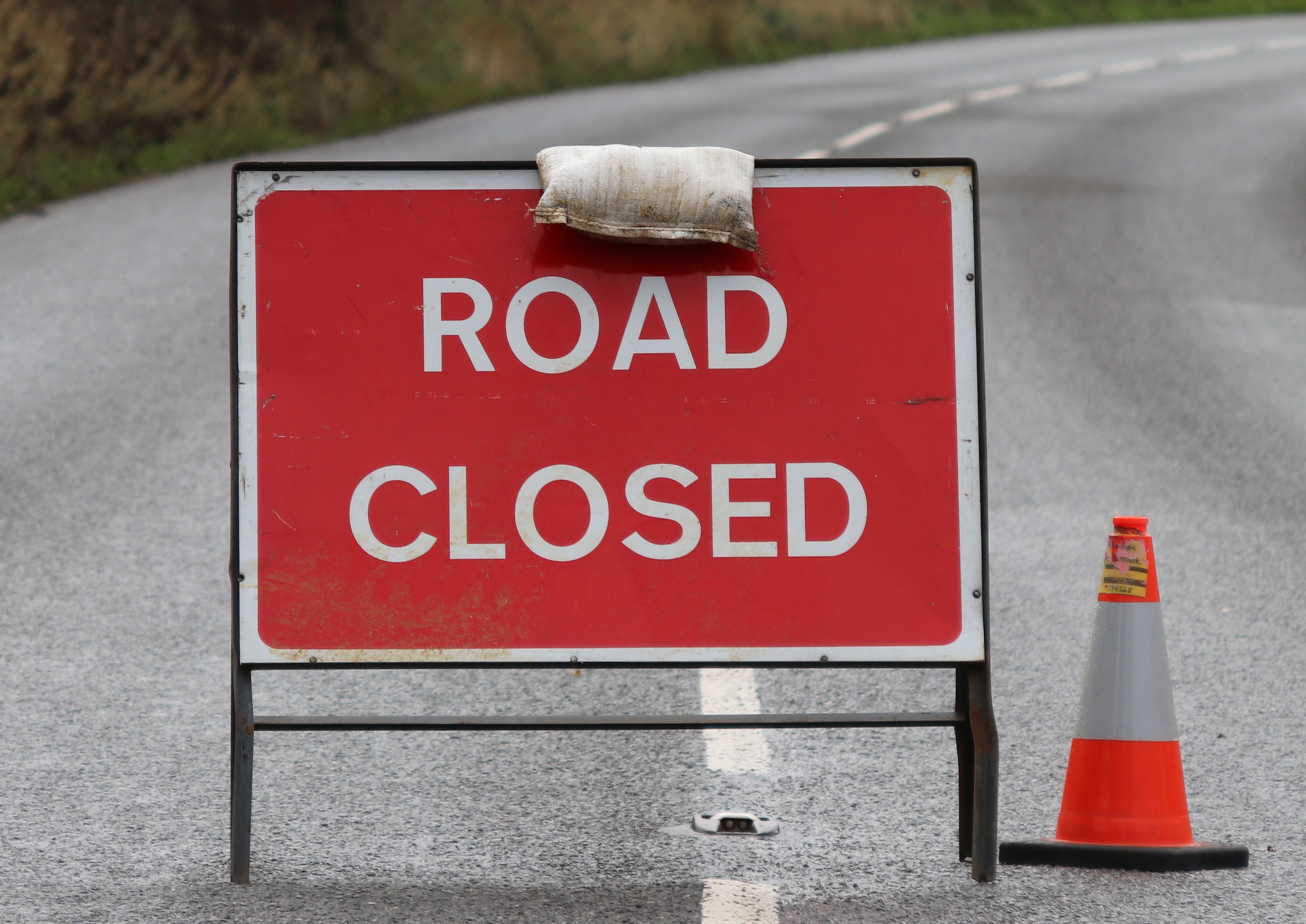 Closures on Old Odiham Road in Alton for resurfacing work 