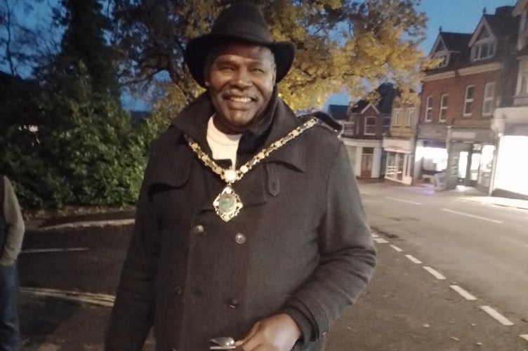 Whitehill town mayor Cllr Leeroy Scott turns on Whitehill & Bordon’s Christmas lights, November 25th 2022.