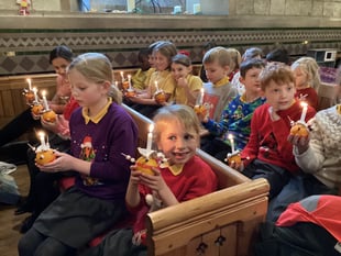 St Matthew’s CE Primary School in Blackmoor holds Christingle service 