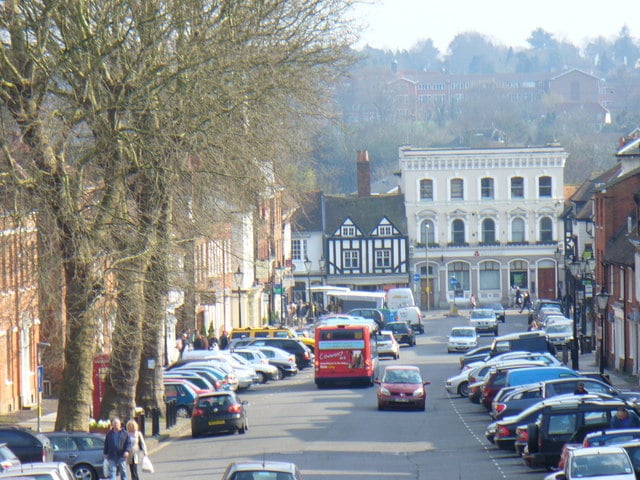 Call for action as lorries continue to flout Farnham town centre ban