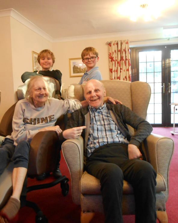 Pupils from More House School visited Tilford Care and Nursing Home to meet their inter-generational penpals, February 2023.