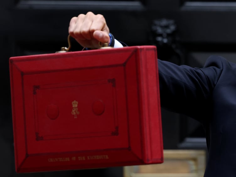 27/10/2021. London, United Kingdom. Budget Day 2021.  Chancellor of the Exchequer Rishi Sunak leaves No11 Downing Street to deliver his 2021 Budget to the House of Commons. Picture by Luca Boffa / No 10 Downing Street