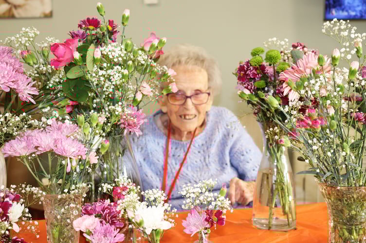 Flower arranging at Rowan Lodge