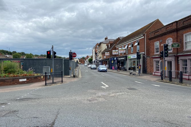 The Farnham Infrastructure Programme has opted against pedestrianising East Street between the Woolmead and Brightwells development sites