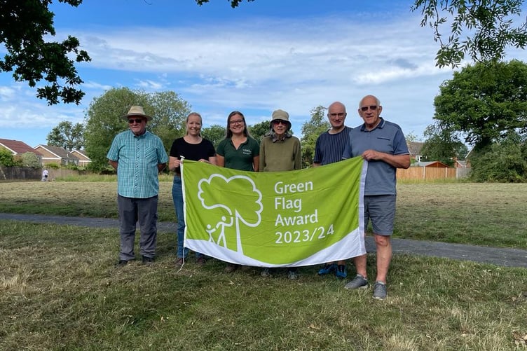 Summerlands volunteers