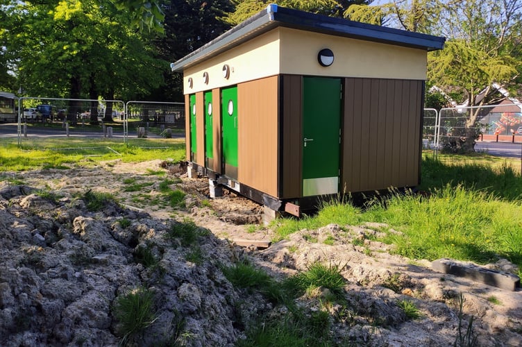 Lion Green toilets