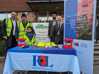 Ahmadiyya Muslim Elders Association gives Poppy Appeal a boost