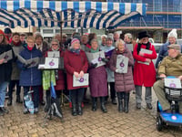 Petersfield Community Choir performances raise £1k for Kings Arms