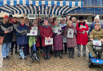 Petersfield Community Choir performances raise £1k for Kings Arms