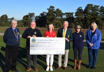 Golfers raise a stunning £32,000 for Haslemere's Hunter Centre
