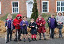 Andrews' Endowed CE Primary School pupils clear litter in Holybourne