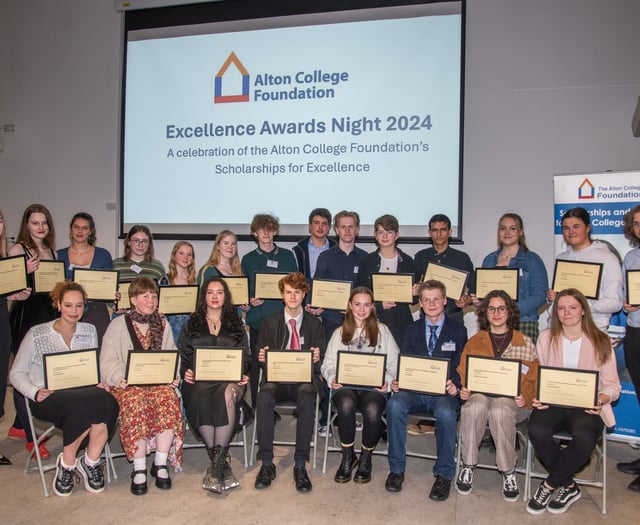 Top students from Alton College receive Scholarships for Excellence