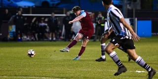 Champions Farnham close in on unbeaten league campaign with win