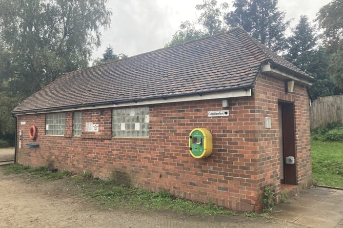 Heath Pond toilet block
