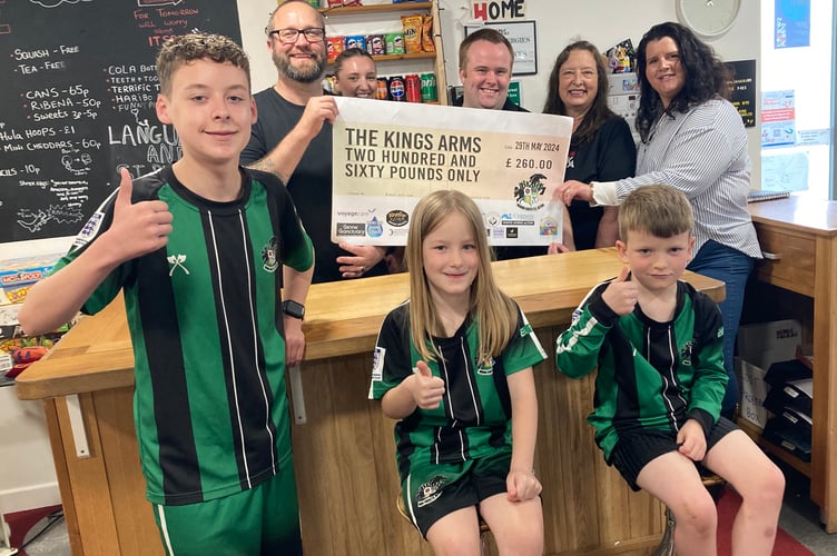 Manor Colts Kings Arms donation