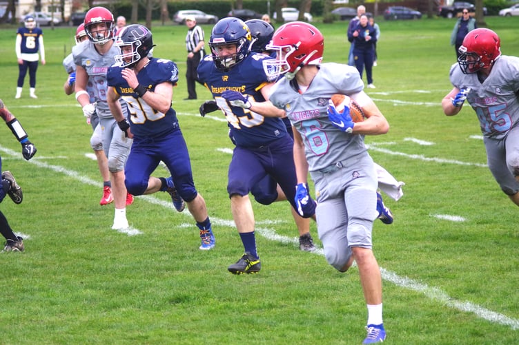 Travis Carpenter carries the ball during Rushmoor Knights' 31-18 win against Portsmouth Dreadnoughts (Photo: Mark Sandom)
