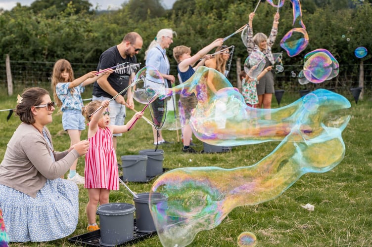 Stroud Revels Big Bubbles Alice North Photography