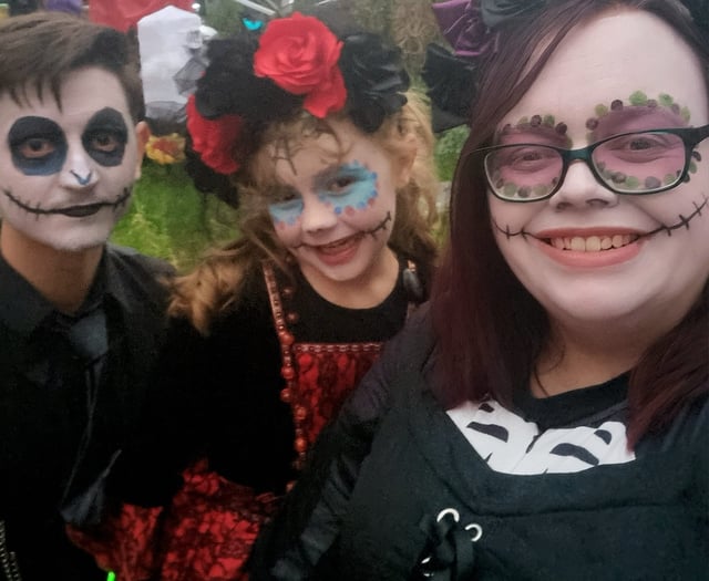 Hallowe'en garden back with safe trick or treating for Alton children