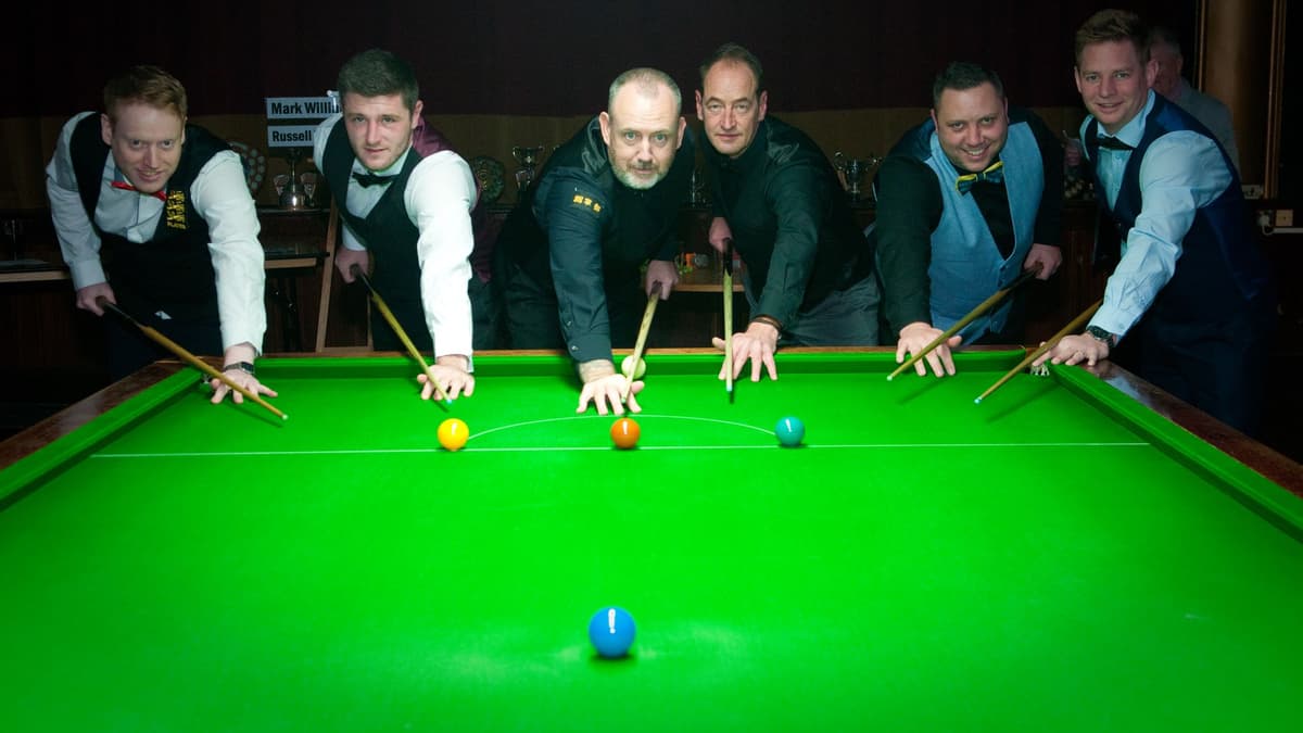Snooker 'Champion of Champions' Mark Williams graces the green, green baize  of Lindford | altonherald.com