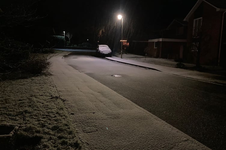 Snowfall in Liss Forest on the evening of January 4, 2025.