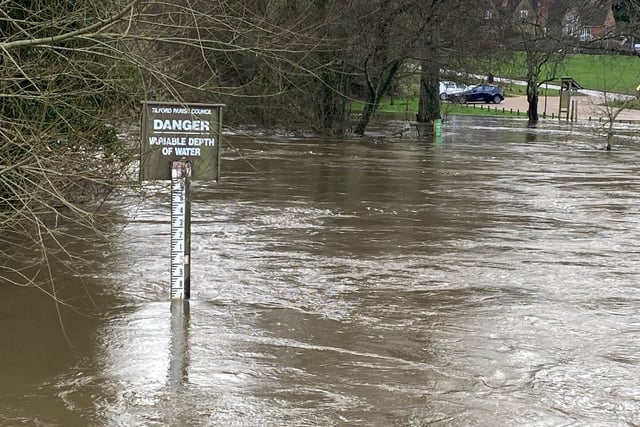 VIDEO: Flooding in Tilford, deep surface water on B3001 at Elstead