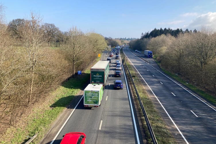 A3 northbound between Ham Barn and A325 Greatham junction