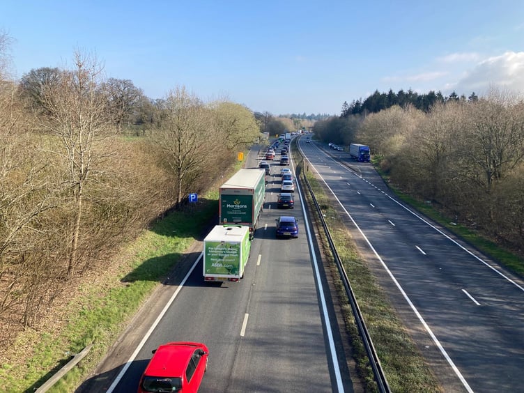 A3 northbound between Ham Barn and A325 Greatham junction