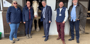 Damian Hinds MP befriends pony during trip to Broadlands in Medstead