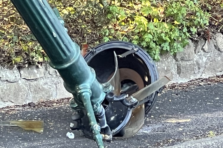 Joseph Webb sewer gas destructor lamp, Kings Road, Alton, April 16th 2025.