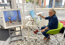 Tim Burns paints Suffolk coast scene