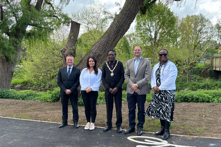 Summer in Farnham Principal sponsors Andrew Kingston and Mia Sumner from Kidd Rapinet; Cllr Brodie Mauluka, Mayor of Farnham; Steve South and Dulcie Ezuruike from Shaw Gibbs.