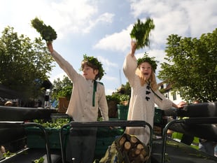 Sun shines on thousands at 21st Alresford Watercress Festival