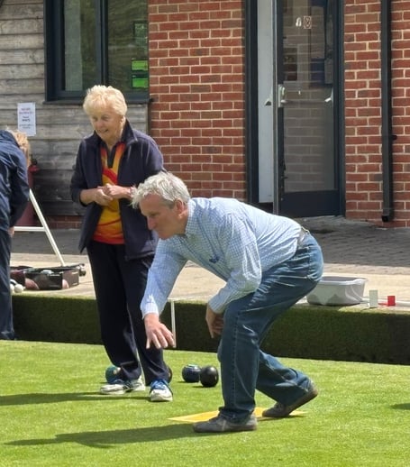 Damian Hinds Bowls Alton