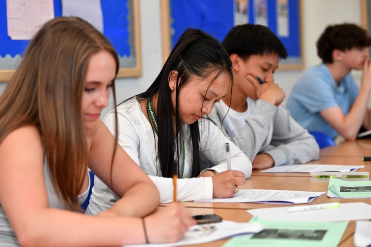 Students at The Sixth Form College Farnborough have benefitted from a Zurich mentoring programme.