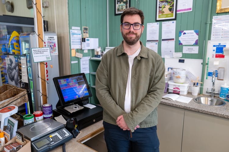 Shop owner Ben Smith. Peaslake, Surrey, 12th June 2025 . Release date â June 18, 2025. Welcome to the leafy village where locals installed their own broadband - after traditional telecoms providers 'failed' to connect their homes. People in certain parts of the rural Surrey Hills have for years struggled with sluggish broadband - plagued by phone calls cutting out and constantly buffering Wi-Fi. Residents say they have been "forgotten" by big companies, who focus on easier-to-connect towns and deem their villages "too rural to deal with". As a result, former investment banker Anthony Townsend, who lives in Cranleigh, decided to take matters into his own hands - inspired by a community organisation called Broadband for Rural North (B4RN). B4RN had started laying fibre optic cable to thousands of homes without internet in Cumbria - by installing underground cabling in gardens and fields. The founder, Barry Forde, gave his designs to Mr Townsend for free, and so, Broadband for Surrey Hills (B4SH) was born.